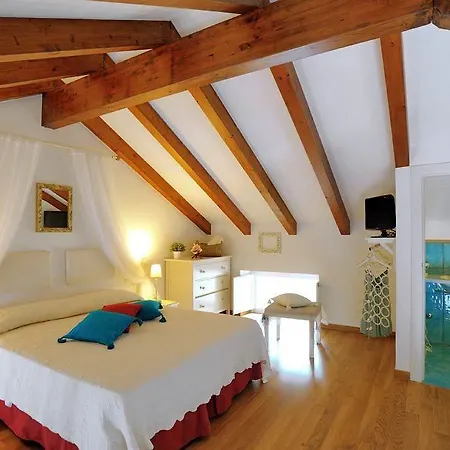 Loft Apartments By Amalfivacation Room photo